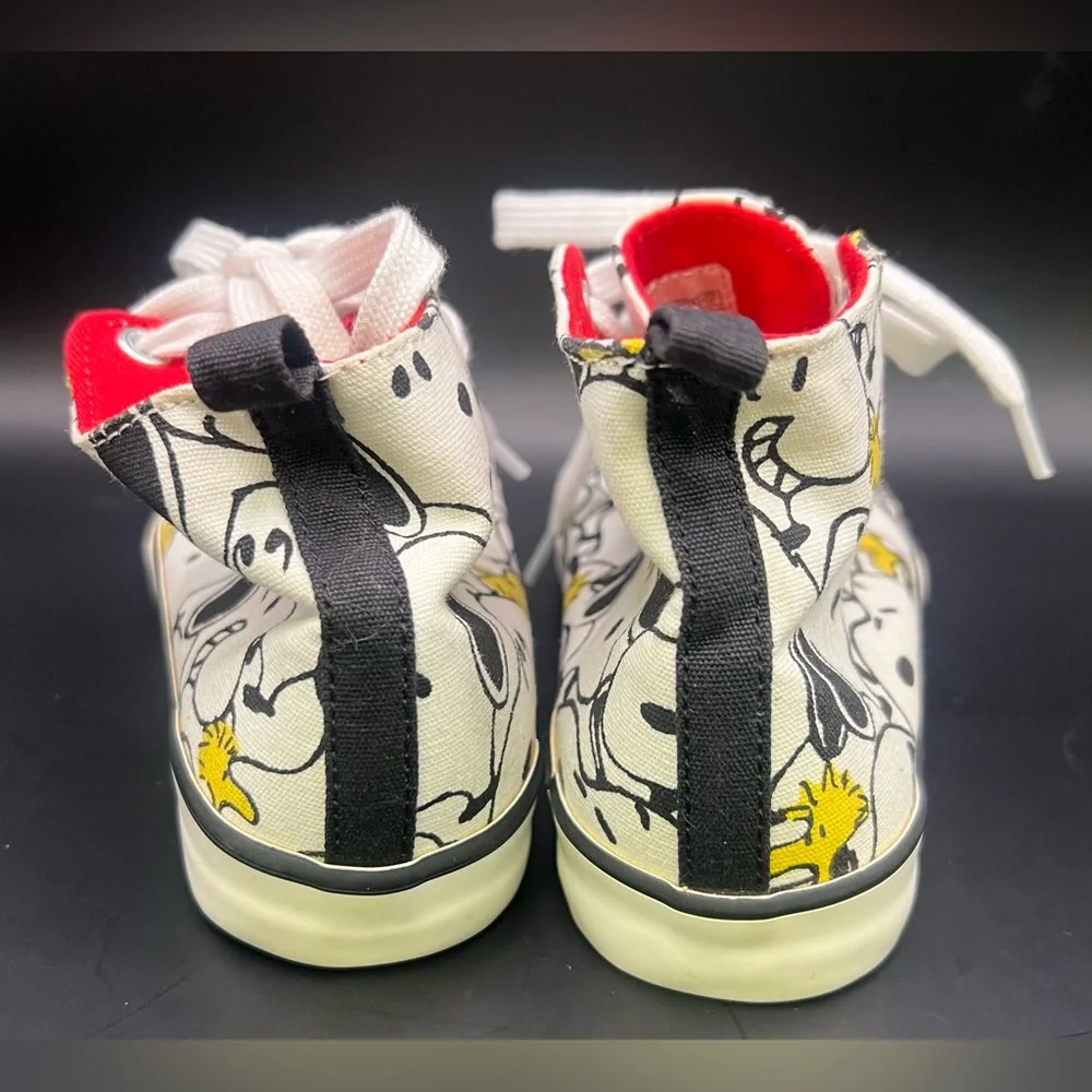 Gap/ Peanuts Collaboration- High-Top Sneakers -‎ White/Yellow, Size:11 Toddler